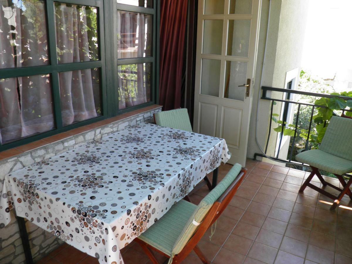 Apartman Mia Biograd Biograd Na Moru Exterior foto