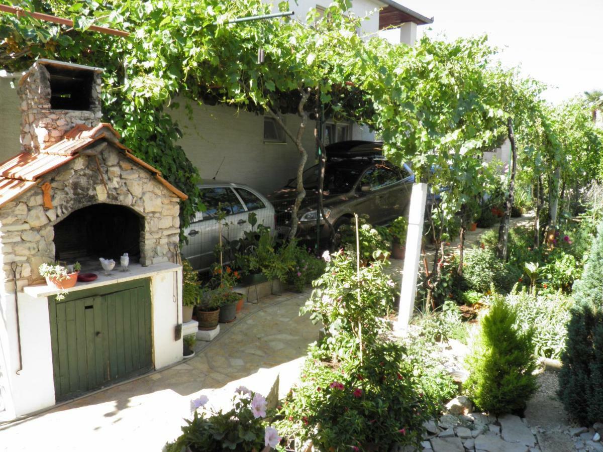 Apartman Mia Biograd Biograd Na Moru Exterior foto