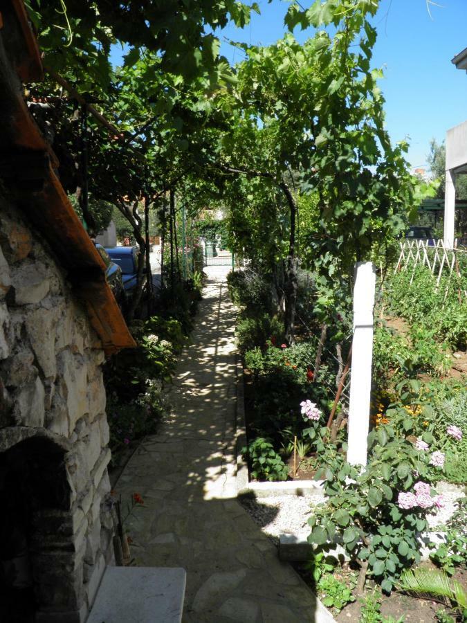 Apartman Mia Biograd Biograd Na Moru Exterior foto
